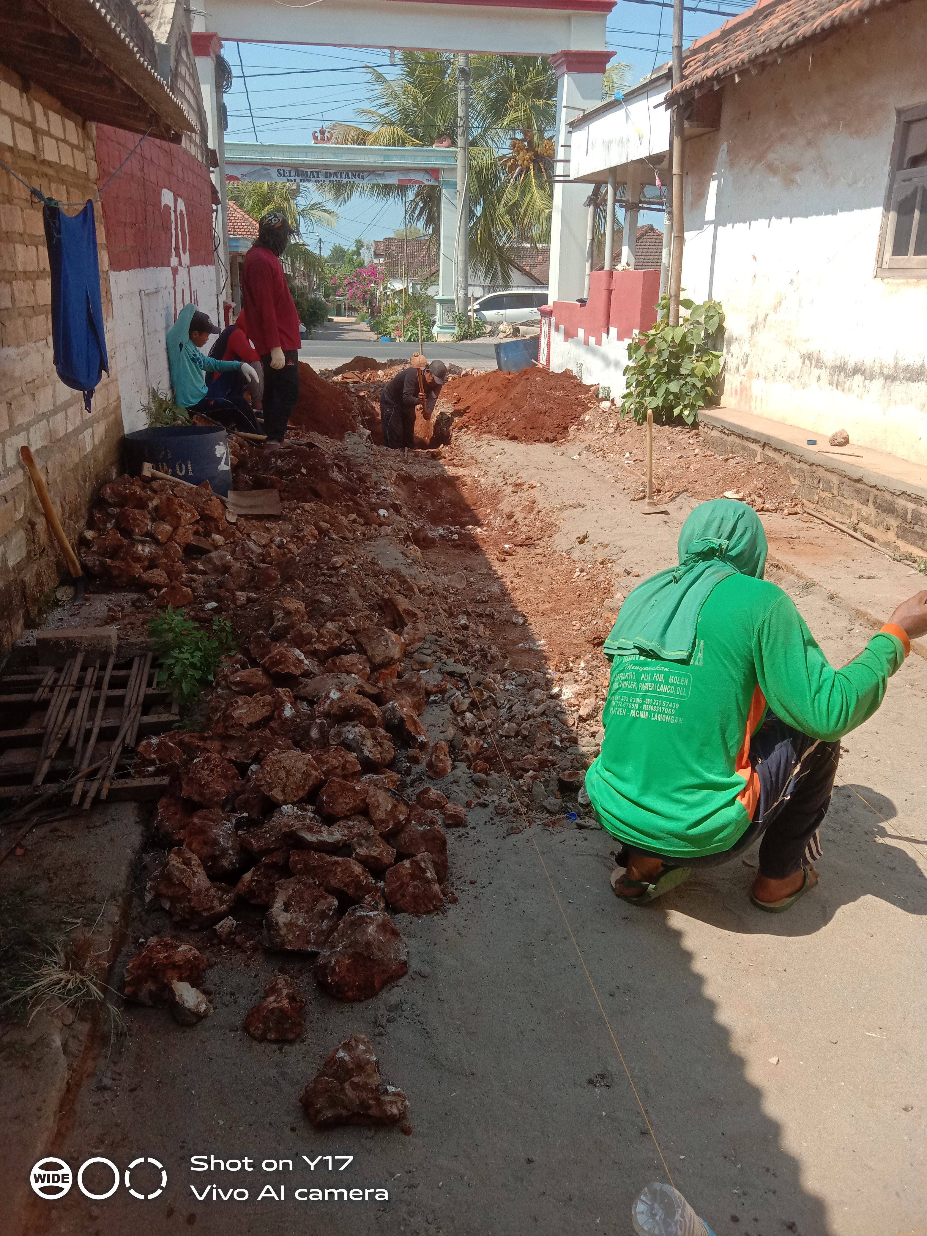 PEMBANGUNAN RABAT BETON DAN SALURAN AIR DUSUN SENTUL